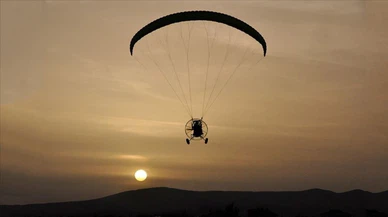 Hatay'da sınırdan paramotorla geçmiş olabileceği değerlendirilen teröristlere yönelik operasyon başlatıldı