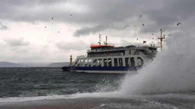 Marmara'da deniz ulaşımına fırtına engeli
