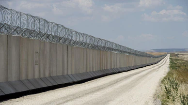 Suriye sınırında 832 kilometrelik  duvar tamamlandı