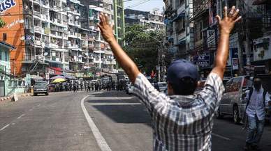Myanmar'daki protestolarda güvenlik güçlerinin müdahalesi sonucu bir kişi daha öldü