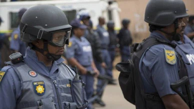 Güney Afrika'da gemide yaklaşık 1 ton kokain ele geçirildi