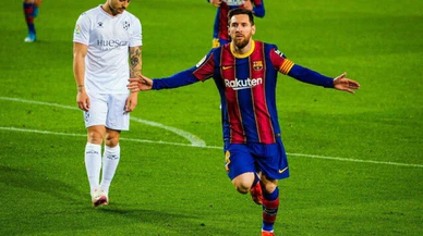 Lionel Messi rekor kırdı: Barcelona farklı kazandı