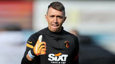 Fernando Muslera imzayı attı: "Üç sene daha evimdeyim"
