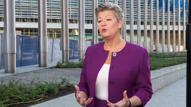 AB Komisyonu Üyesi Johansson: "Yunanistan, şiddeti ve geri itmeleri sistematik olarak kullanıyor"