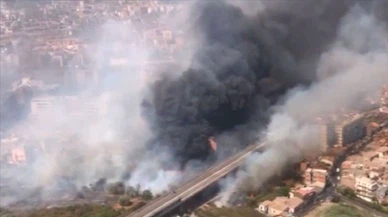 İtalya’nın Sicilya Adası, yangınlarla savaşıyor