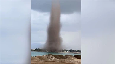 Hatay'ın Payas ilçesinde denizde hortum oluştu