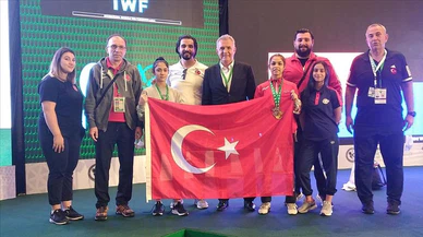 Milli halterci Medine Bilicier, yıldızlarda dünya ikincisi oldu