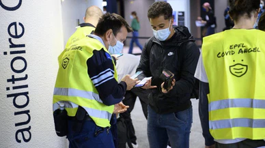 İsviçre "aşı sertifikası zorunluluğu" için referanduma gidiyor