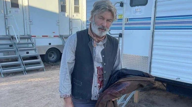 Ünlü aktör Alec Baldwin yanlışlıkla set çalışanını öldürdü