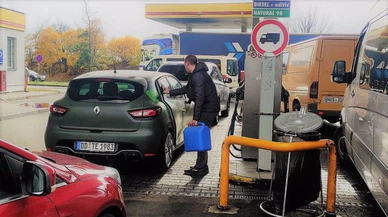 Akaryakıt fiyatları rekor kırdı! Almanlar Çekya'ya akın etti