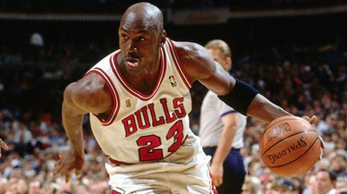Michael Jordan'ın ayakkabıları rekor fiyata satıldı