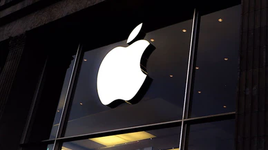 Apple 'piyasa değeri 3 trilyon doları geçen ilk şirket' oldu