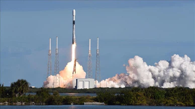 SpaceX, rakibi OneWeb için uzaya 40 internet uydusu fırlattı