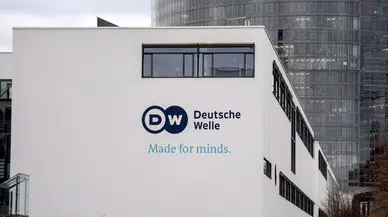 Deutsche Welle 2 Filistinli gazeteciyi daha işten çıkardı