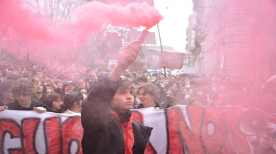 İtalya'da öğrenciler hükümeti ve Eğitim Bakanı'nı protesto etmek için meydanlara indi