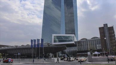 ECB, enflasyondaki artışa rağmen faiz oranlarını değiştirmedi