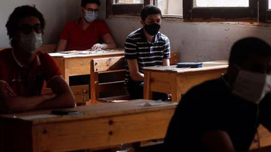 Sri Lanka'da kağıt kıtlığı nedeniyle bazı okullarda sınavlar ertelendi