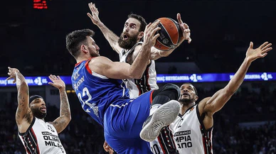 Anadolu Efes evinde kaybetti