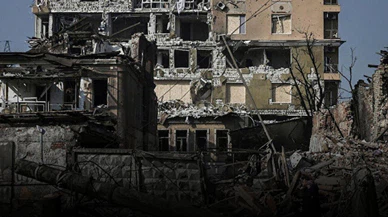 Savaşının şiddeti Donetsk'teki Volnovaha şehrini harabeye çevirdi