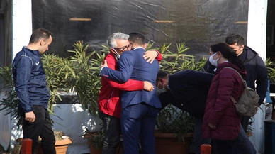 Antalya'da sahipsiz köpeklerden kaçarken kamyonun altında kalan çocuk yaşamını yitirdi