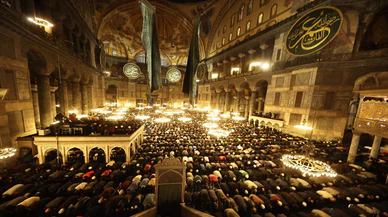 Ayasofya-i Kebir Camii'nde 88 yıllık teravih hasreti meydana taştı