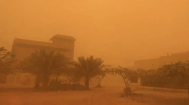 Irak'ı kum fırtınası vurdu! 4 kişi öldü!