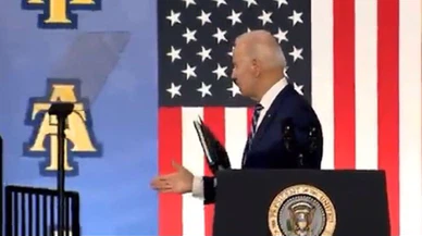 Cumhuriyetçiler Biden'ın boşlukla tokalaşmasını mizah konusu yaptı