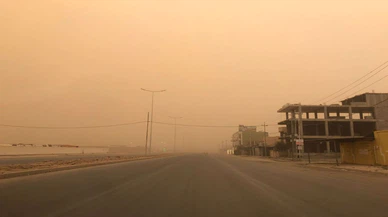 Irak'ın Salahaddin ilinde yoğun kum fırtınası hayatı olumsuz etkiledi