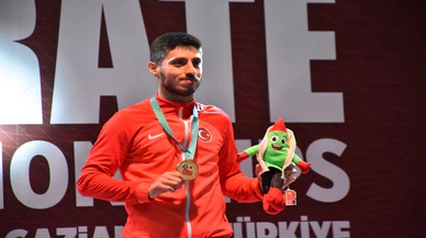 Erman Eltamur, altın madalya kazandı