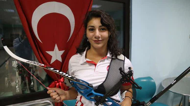 Milli sporcu Gülnaz Coşkun, Avrupa Okçuluk Şampiyonası'nda altın madalya kazandı