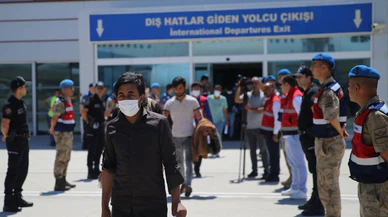 Iğdır'da 136 Afganistan uyruklu düzensiz göçmen ülkelerine gönderildi!