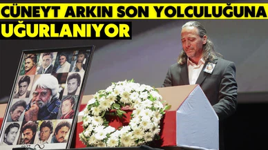 Cüneyt Arkın için AKM'de tören düzenlendi