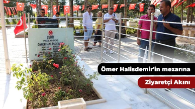 15 Temmuz kahramanı şehit Ömer Halisdemir'in kabrinde ziyaretçi yoğunluğu
