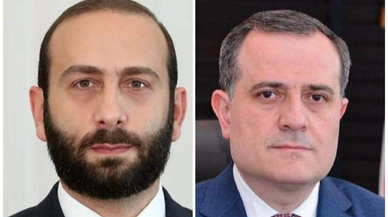 Azerbaycan ve Ermenistan Dışişleri Bakanları Tiflis'te bir araya geldi