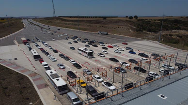 İstanbul-İzmir Otoyolu'nda tatil dönüşü yoğunluğu yaşanıyor