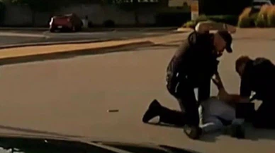 ABD polisi, bu kez bir genci öldüresiye dövdüğü görüntülerle gündemde