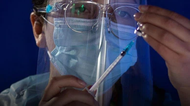 Çin, Kovid-19'a karşı ilk mRNA aşısına acil kullanım onayı verdi