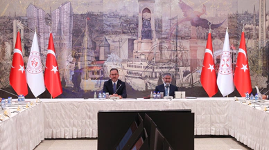 Bakan Nebati'den futbol kulüplerine yönelik açıklama