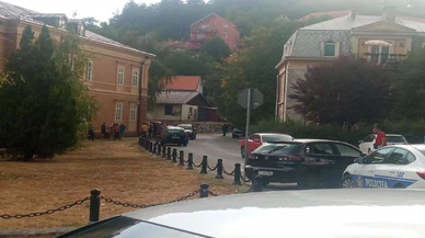 Karadağ'da bir kişi, ailesine ve yoldan geçenlere ateş açtı 11 kişi öldü