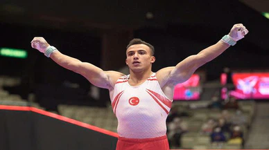 Adem Asil, halka aletinde gümüş madalya kazandı