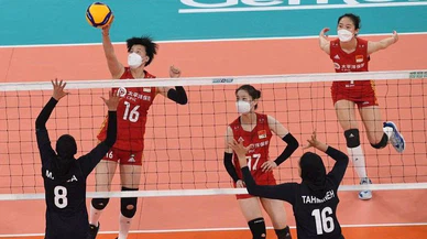 Çin federasyonu, milli maçta kadın voleybolculara maske taktırdığı için özür diledi