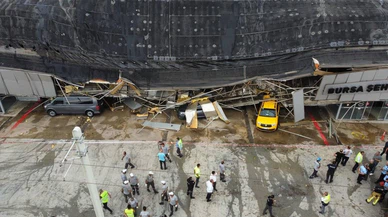 Bursa'da terminale yıldırım düştü!