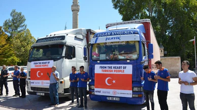 Karaman'dan Pakistan'daki sel bölgesine 2 yardım tırı gönderildi!