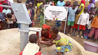 Erzurum polisi Kamerun'da su kuyusu açtırdı!