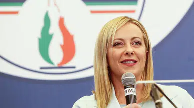 İtalya Başbakanı Meloni, görevi devraldı!