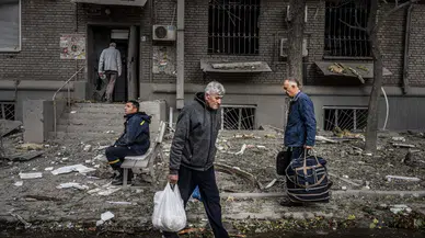 Ukrayna Zaporijya'da yaralarını sarıyor