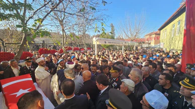 Şehit Piyade Astsubay Kıdemli Çavuş Emre Sevinç, Bursa'da son yolculuğuna uğurlandı!