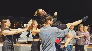 Alice Müzikali, Serenay Sarıkaya ile geri dönüyor!