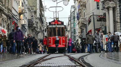 İstiklal Caddesi'nde esnafa "genel emir" bilgilendirilmesi yapıldı
