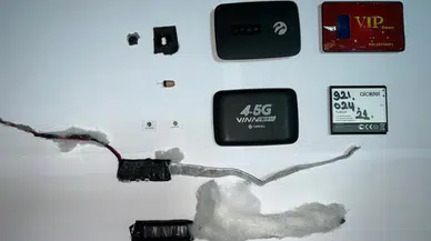 Kopya düzeneğiyle ehliyet sınavına girdi!